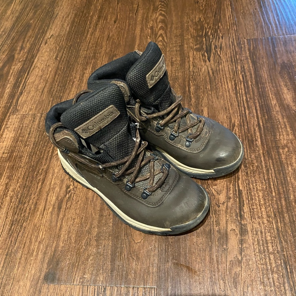Columbia Dark Brown Outdoor Boots W 6.5